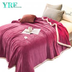 Przytulny koc z polaru koralowego