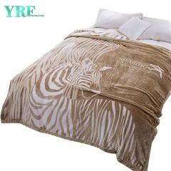 Modny dwustronny koc do rzucania