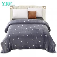 Bardzo miękkie szare koce geometryczne