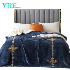 Nowoczesny koc z polaru w kwiaty