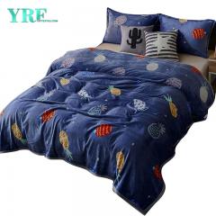 Wygodny wełniany koc z nadrukiem ananasów