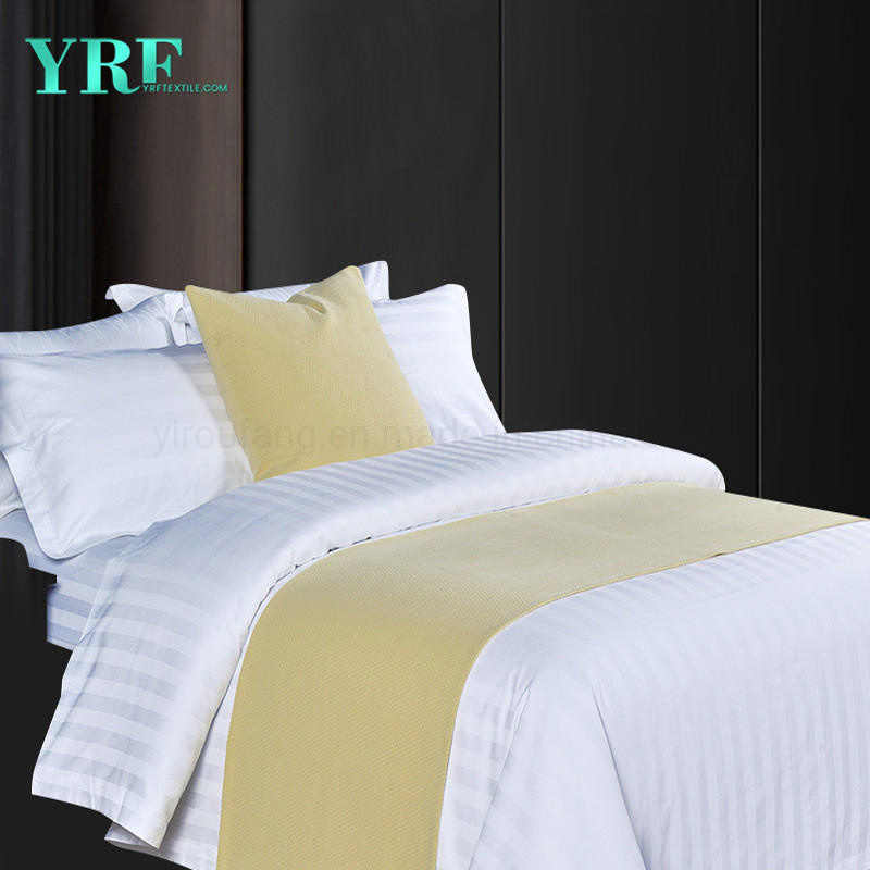 Gdzie w hotelu można kupić białe poszwy na kołdry i prześcieradła?